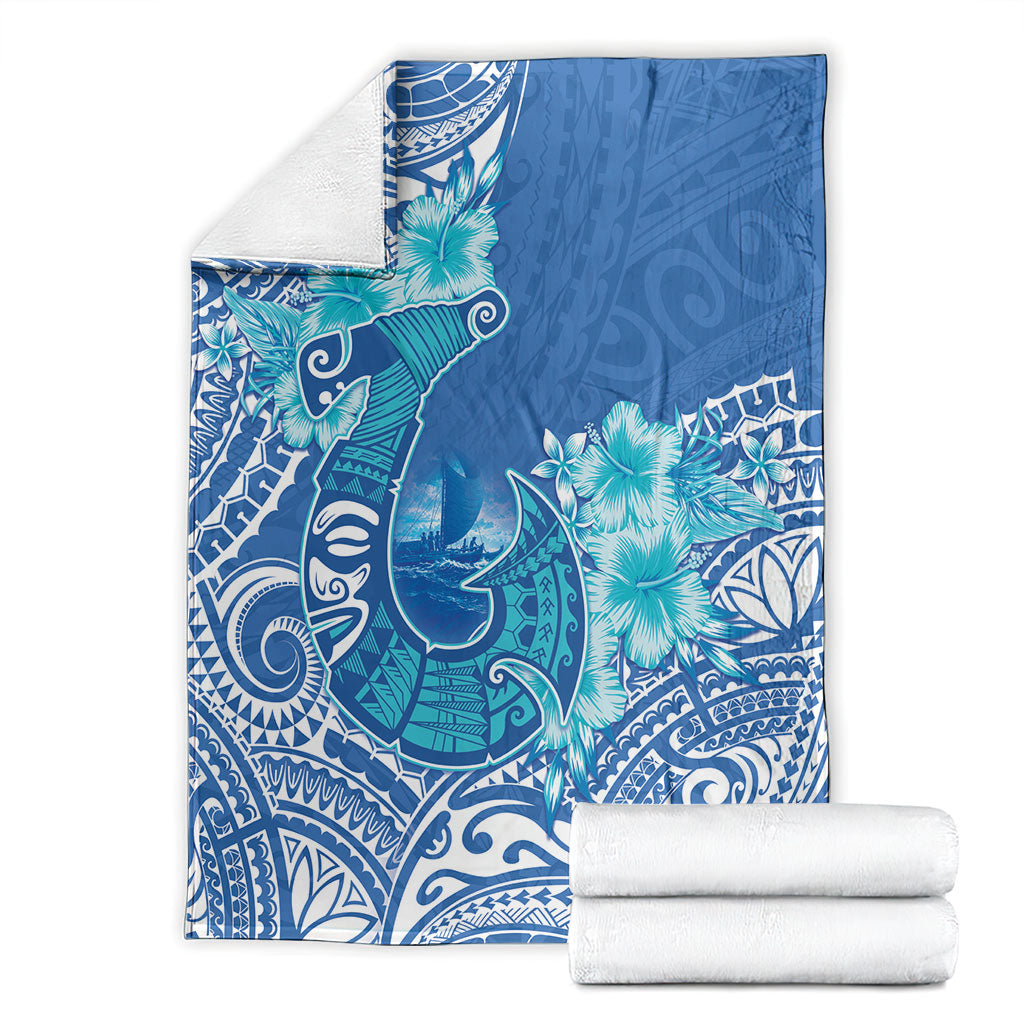 Hawaii Discoverers Day Blanket Polynesian Fish Hook With Hibiscus Blue
