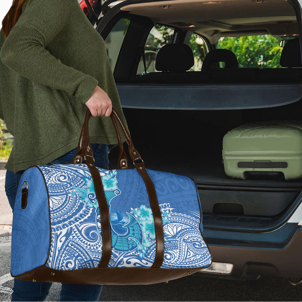 Hawaii Discoverers Day Travel Bag Polynesian Fish Hook With Hibiscus Blue