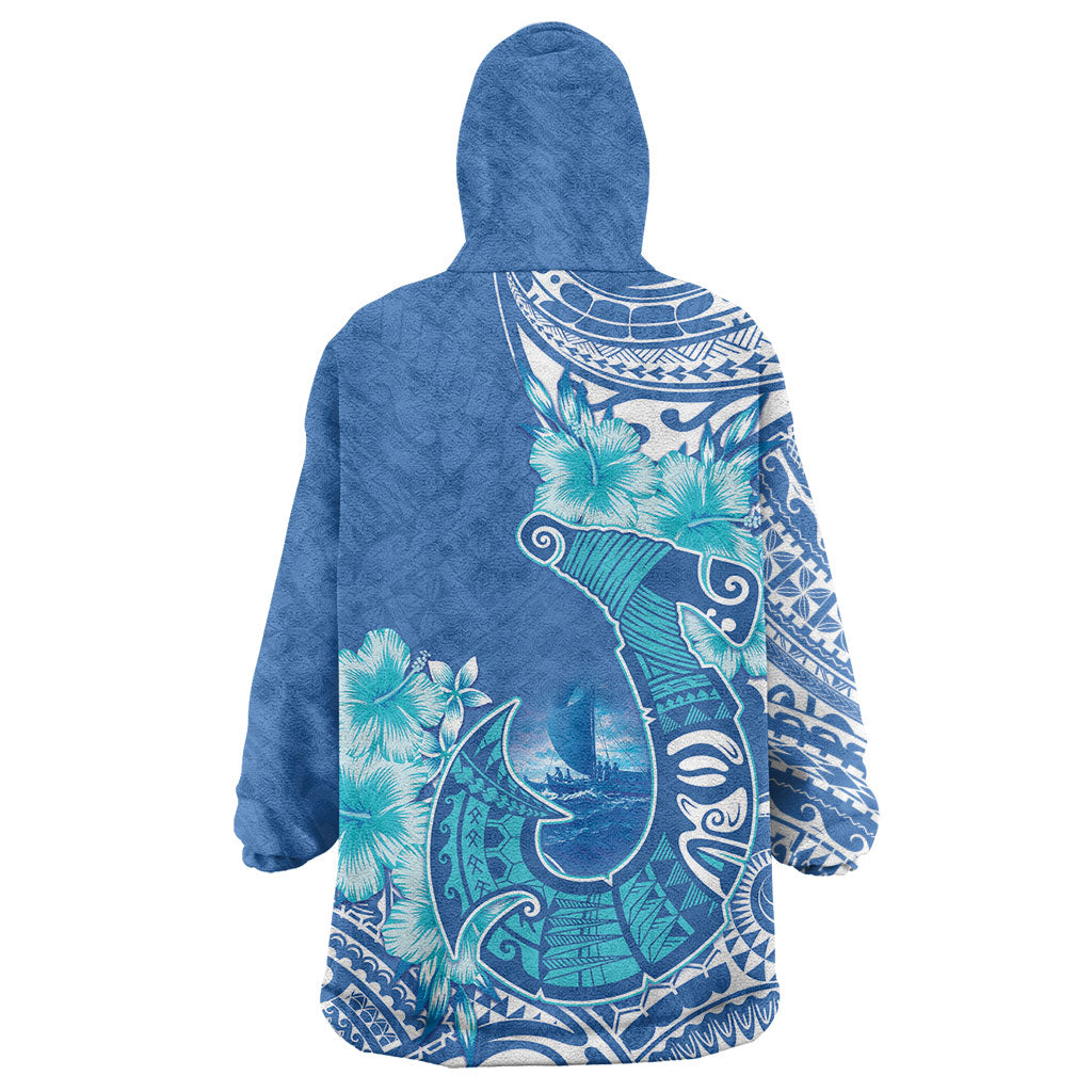 Hawaii Discoverers Day Wearable Blanket Hoodie Polynesian Fish Hook With Hibiscus Blue