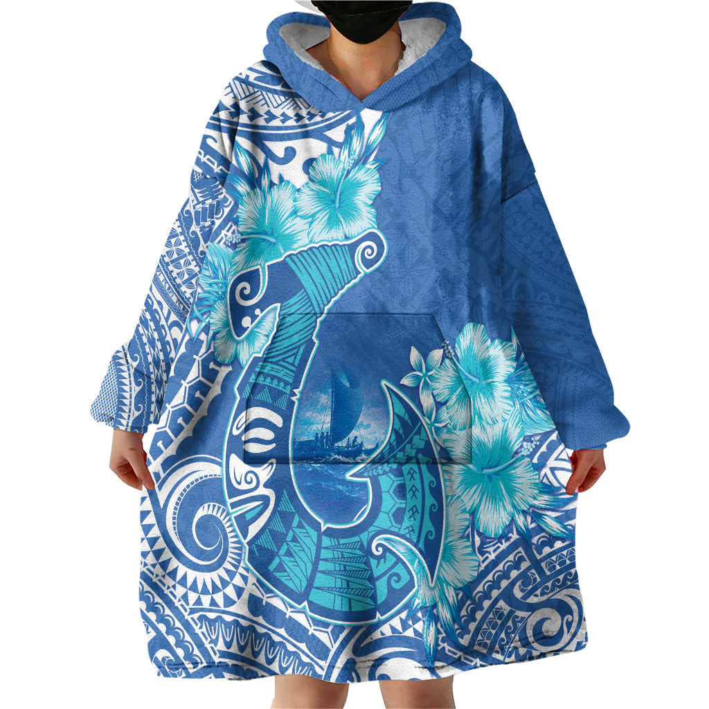 Hawaii Discoverers Day Wearable Blanket Hoodie Polynesian Fish Hook With Hibiscus Blue