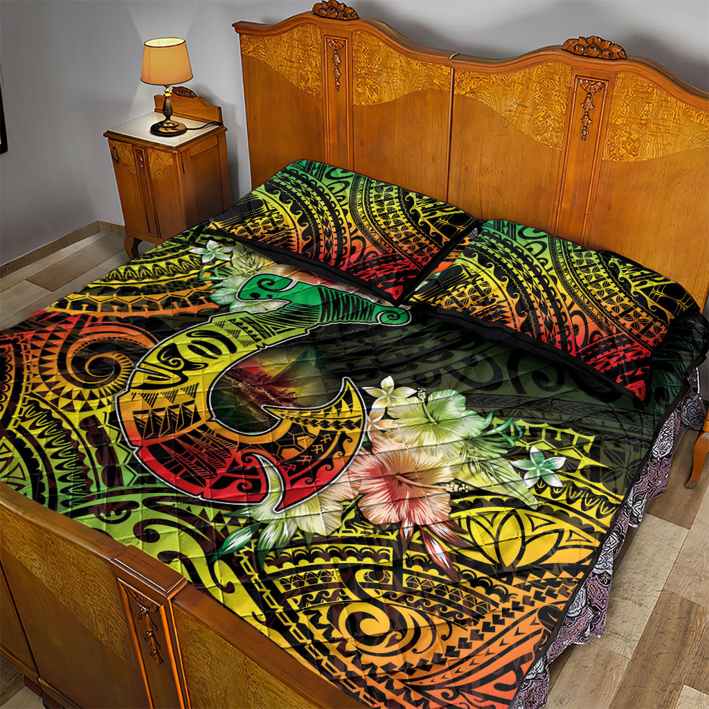 Hawaii Discoverers Day Quilt Bed Set Polynesian Fish Hook With Hibiscus Reggae