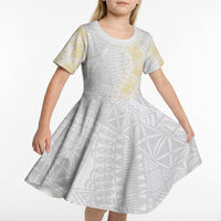 Niue White Sunday Kid Short Sleeve Dress Niuean Hiapo With Puakenikeni Lei LT05 - Polynesian Pride