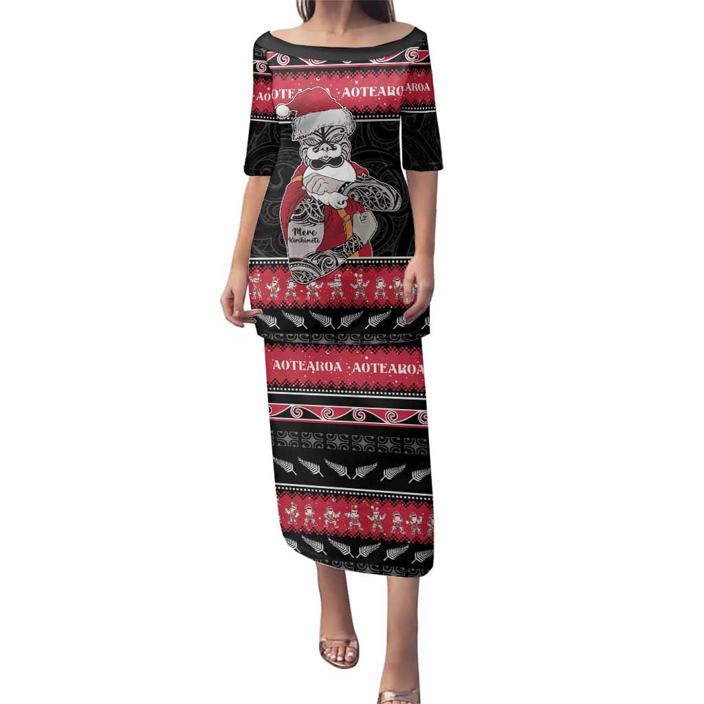 New Zealand Santa Tiki Christmas Family Matching Puletasi and Hawaiian Shirt Meri Kirihimete LT05 Mom's Dress Black - Polynesian Pride