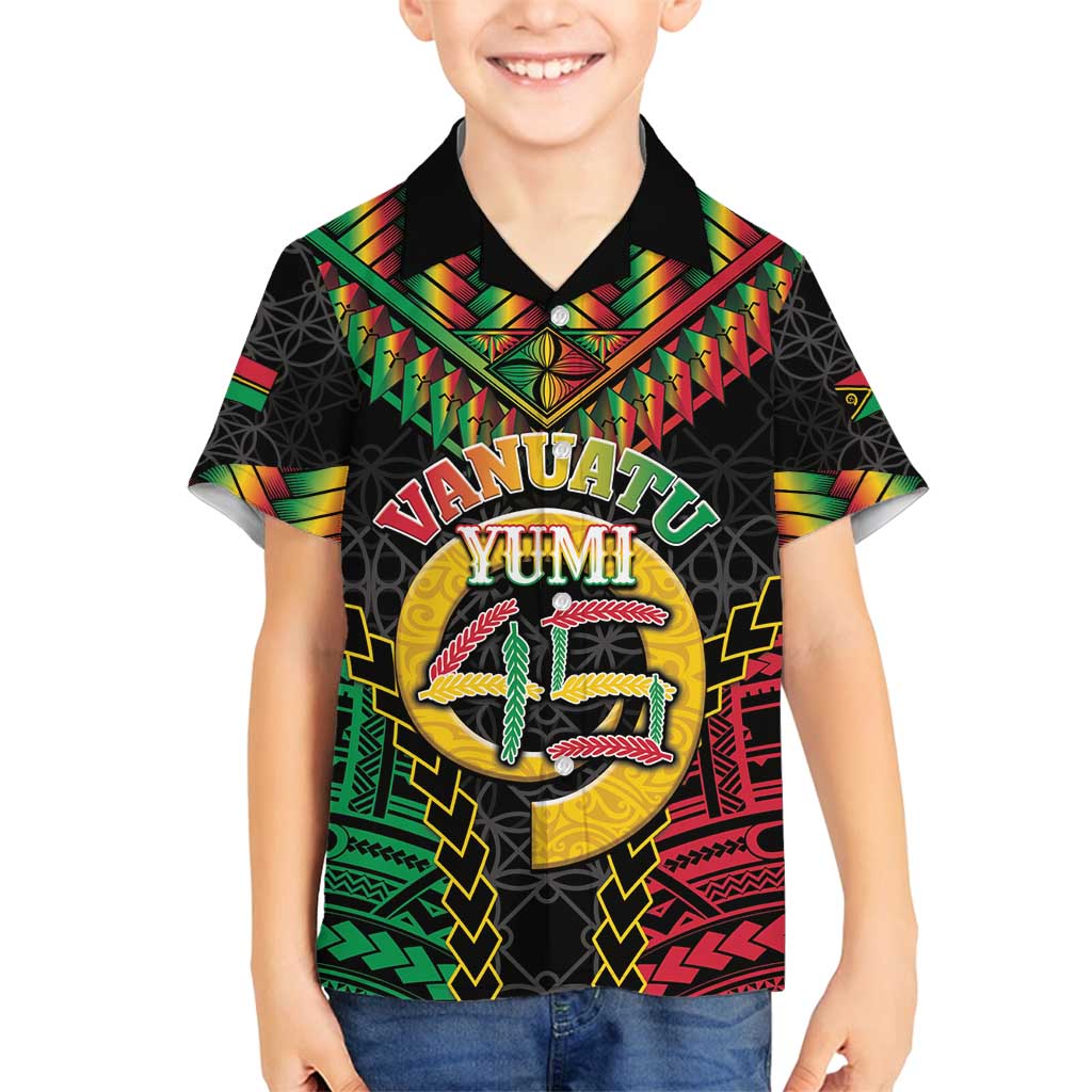 Vanuatu 45th Anniversary Independence Day Family Matching Off Shoulder Maxi Dress and Hawaiian Shirt Melanesian Warrior With Sand Drawing Pattern LT05 Son's Shirt Black - Polynesian Pride