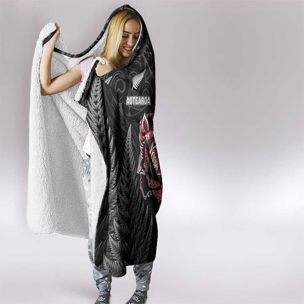 New Zealand And England Rugby Hooded Blanket Red Rose Mix Maori Pattern - Polynesian Pride