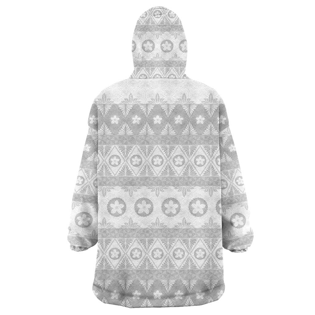 Tonga White Sunday Wearable Blanket Hoodie Tongan Ngatu Siale Pattern - Polynesian Pride