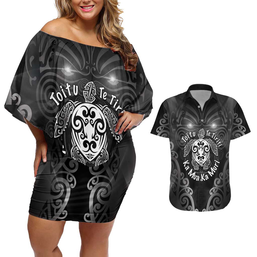 Aotearoa Toitu Te Tiriti Couples Matching Off Shoulder Short Dress and Hawaiian Shirt Ka Mua Ka Muri LT05 Black - Polynesian Pride