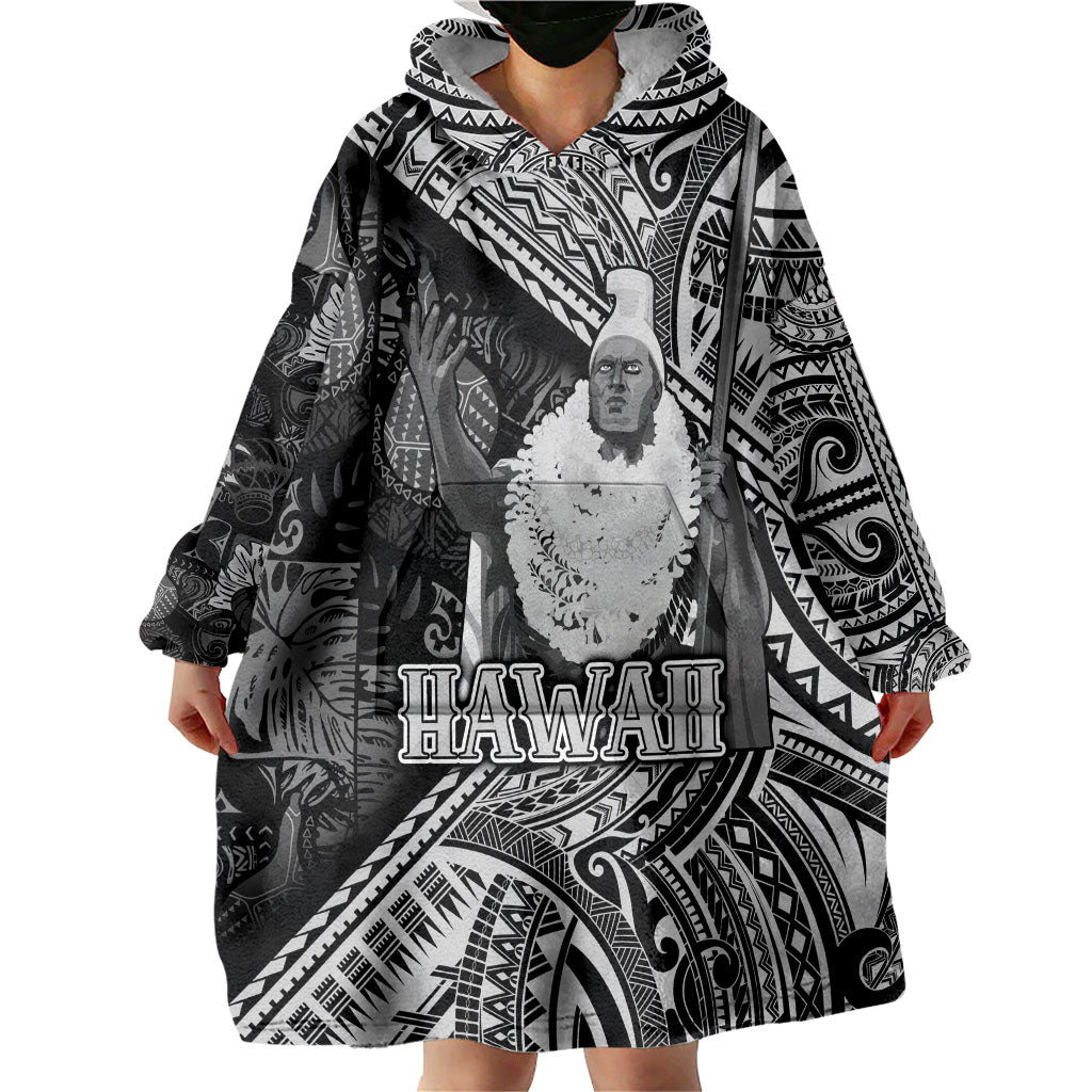 Hawaii King Kamehameha Wearable Blanket Hoodie With Hawaiian Ipu Motifs Black Version