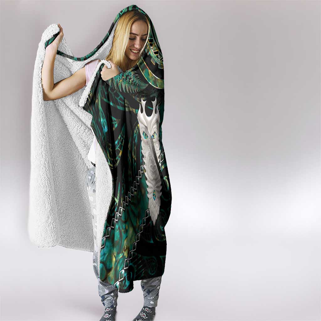 New Zealand Aotearoa Hooded Blanket Maori Tane Te Waiora Paua Shell Glitter Green LT05 - Polynesian Pride