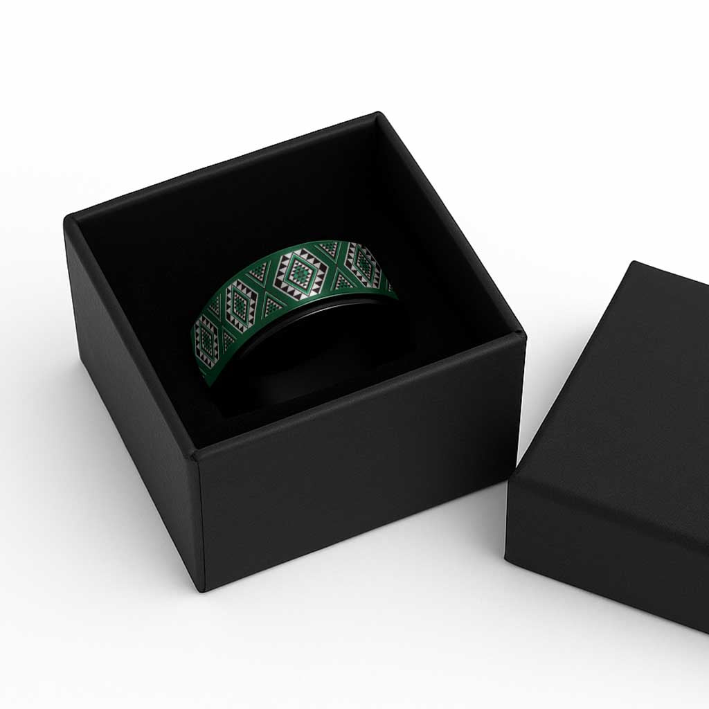 New Zealand Aotearoa Spinner Ring Green Poutama With Taniko Pattern - Polynesian Pride