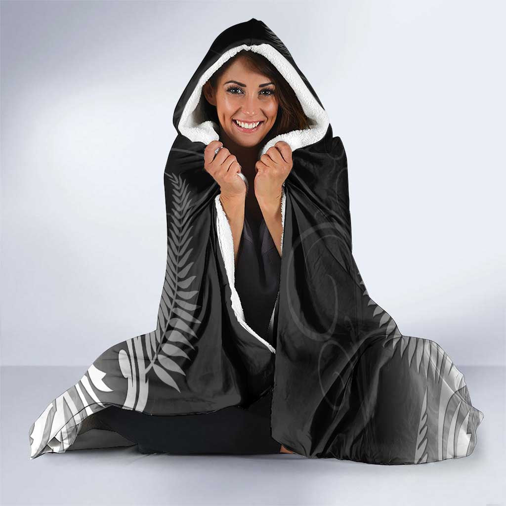 New Zealand Aotearoa Ruru Hooded Blanket Maori Fern Art Black LT05 - Polynesian Pride