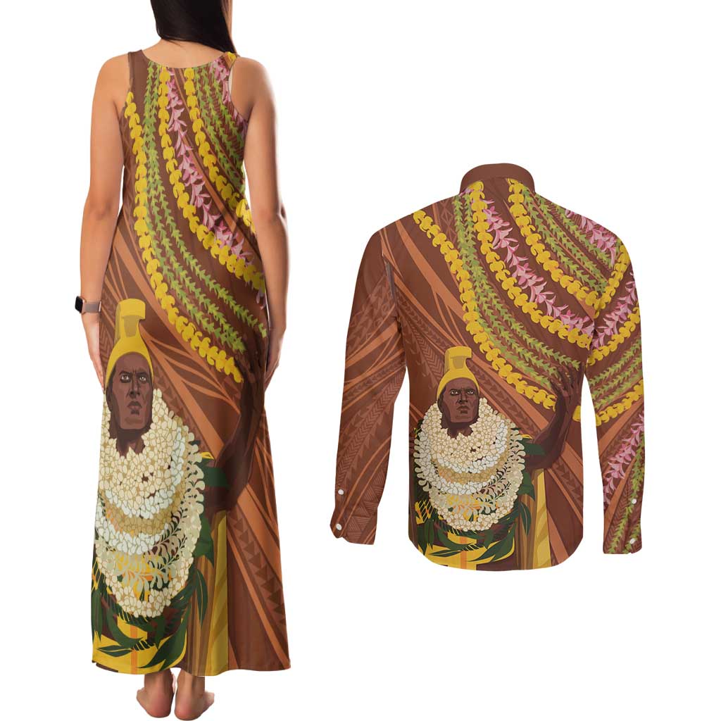 Hawaii King Kamehameha Couples Matching Tank Maxi Dress and Long Sleeve Button Shirt Hawaiian Kakau Pattern With Leis