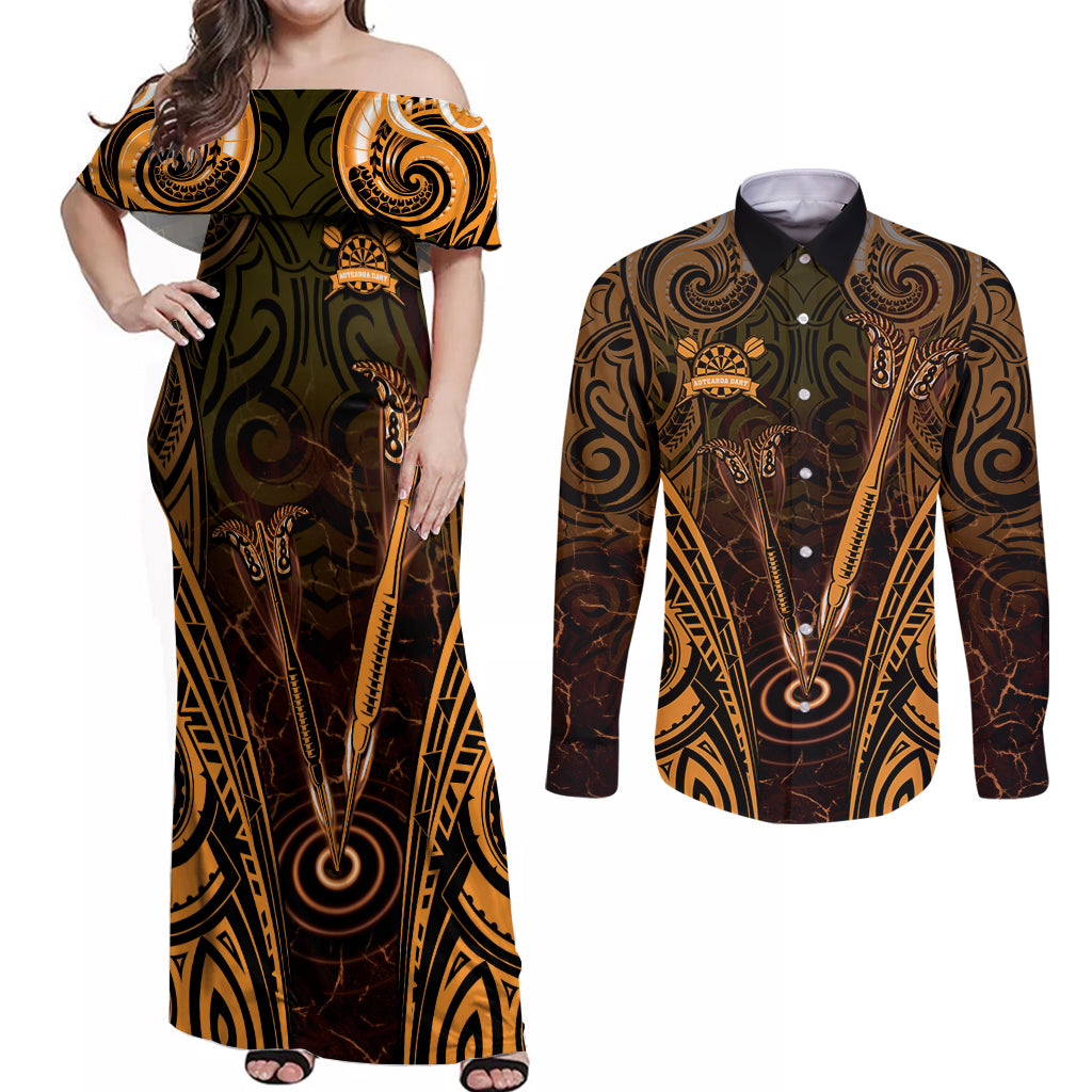 Personalised New Zealand Darts Couples Matching Off Shoulder Maxi Dress and Long Sleeve Button Shirt Gold Dart Board Maori Pattern LT05 Gold - Polynesian Pride
