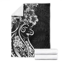 Polynesian Women's Day Blanket Black Hibiscus Flowers With Polynesian Pattern
