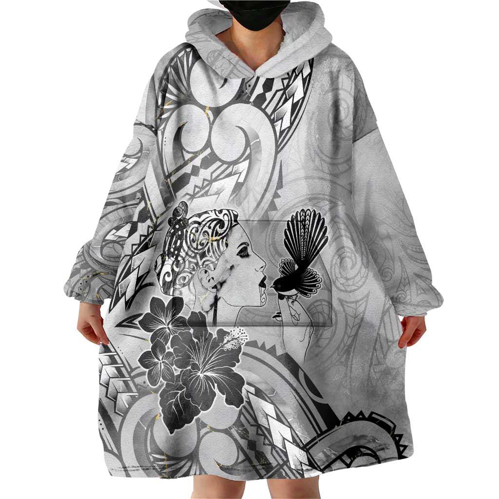 Aotearoa Maori Wahine Wearable Blanket Hoodie Fantail Bird Black Gold Marble LT05 - Polynesian Pride