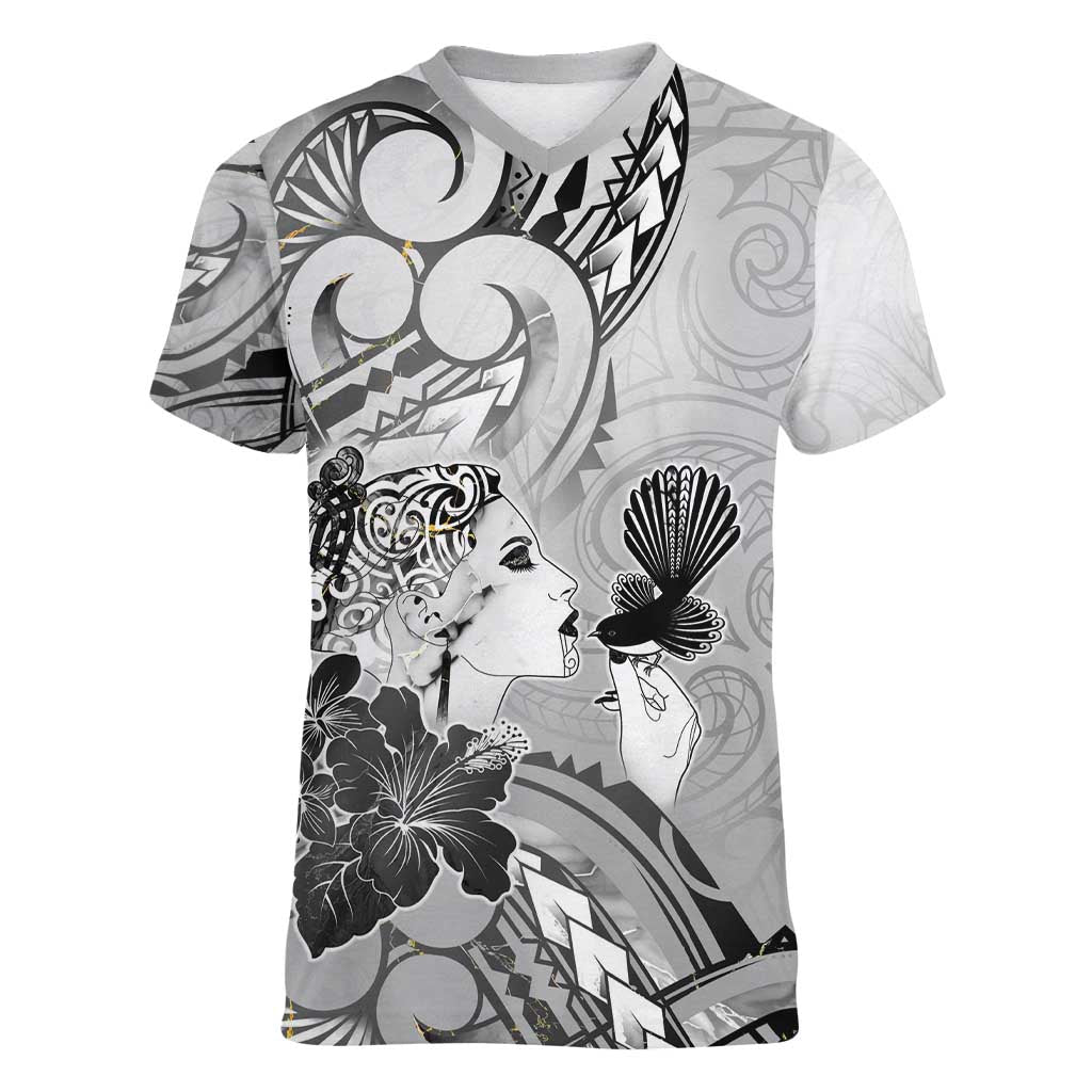 Aotearoa Maori Wahine Women V-Neck T-Shirt Fantail Bird Black Gold Marble LT05 Female Black - Polynesian Pride