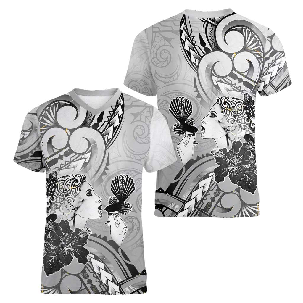 Aotearoa Maori Wahine Women V-Neck T-Shirt Fantail Bird Black Gold Marble LT05 - Polynesian Pride