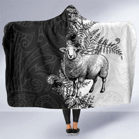 New Zealand Aotearoa Hipi Hooded Blanket Maori Pattern LT05 One Size Black - Polynesian Pride