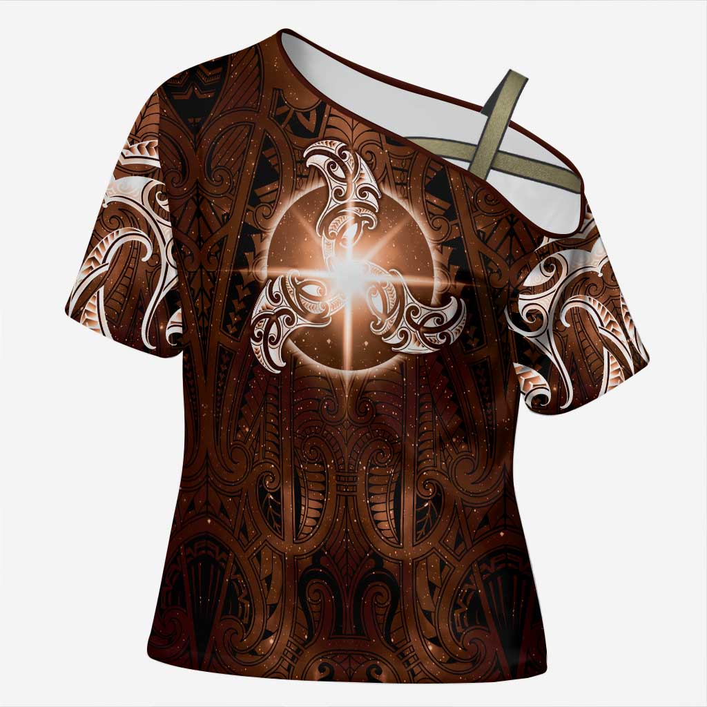 New Zealand Matariki Tupuanuku Cross Shoulder Shirt Maori Moko Brown Galaxy LT05 Female Brown - Polynesian Pride