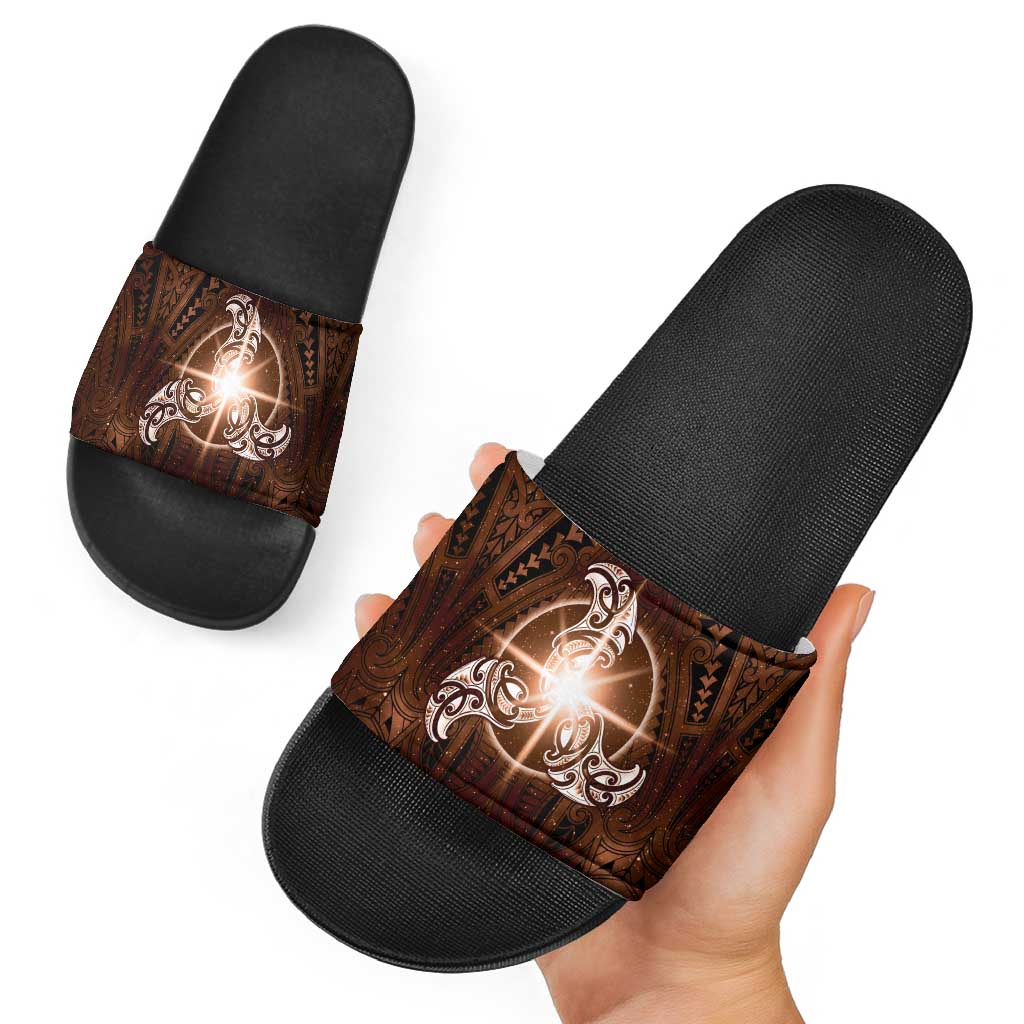 New Zealand Matariki Tupuanuku Slide Sandals Maori Moko Brown Galaxy LT05 - Polynesian Pride