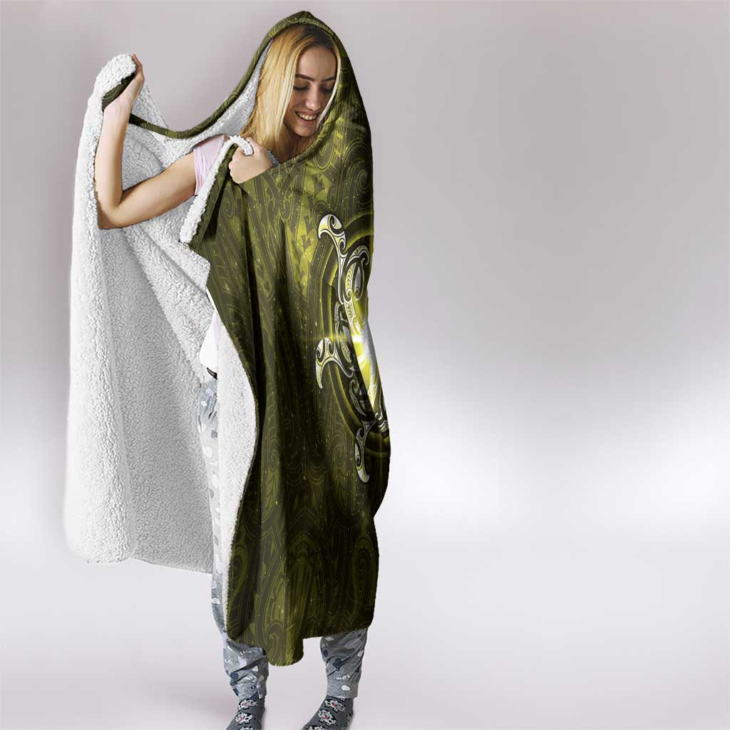New Zealand Matariki Hiwaiterangi Hooded Blanket Maori Moko Yellow Galaxy LT05 - Polynesian Pride
