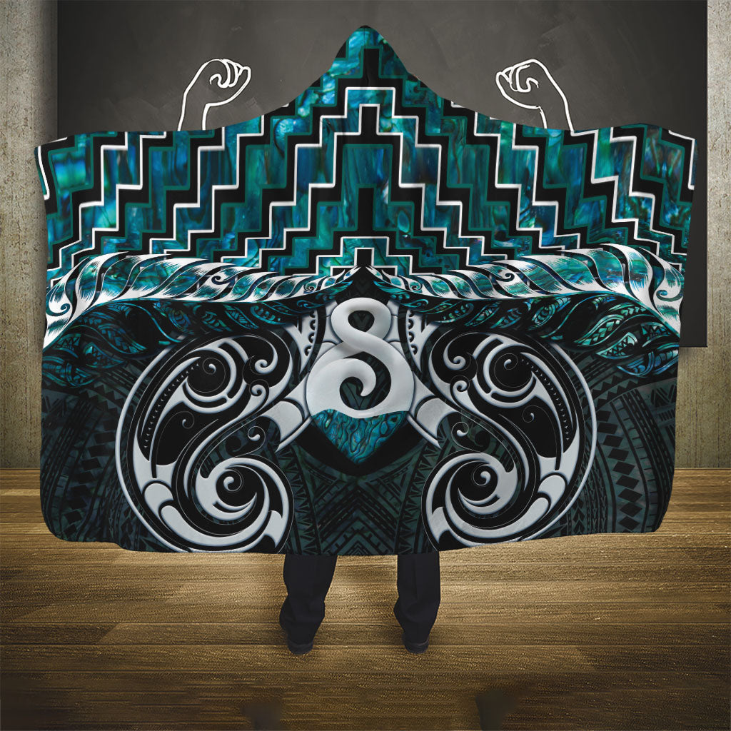 New Zealand Maori Hooded Blanket Poutama Pikorua - Single Twist Paua Shell LT05 - Polynesian Pride