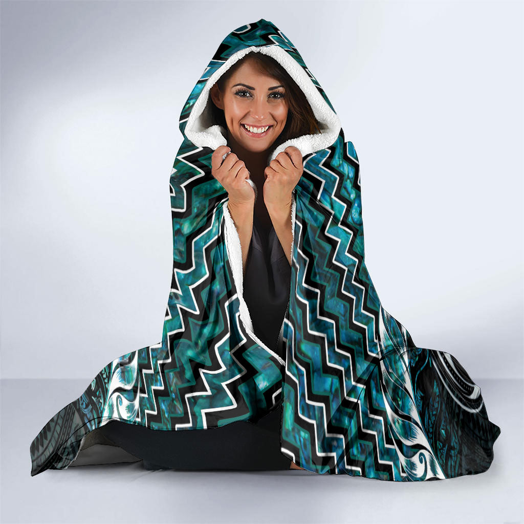 New Zealand Maori Hooded Blanket Poutama Pikorua - Single Twist Paua Shell LT05 - Polynesian Pride