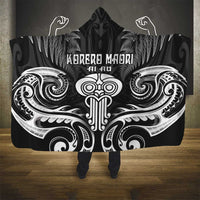 New Zealand Te Reo Maori Hooded Blanket Korero Maori Ai Au LT05 - Polynesian Pride