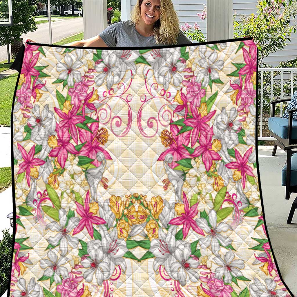 Hawaii Palaka Quilt Yellow Tribal Pattern With Tropical Flowers - Polynesian Pride