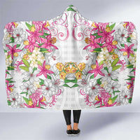 Hawaii Palaka Hooded Blanket White Tribal Pattern With Tropical Flowers LT05 One Size White - Polynesian Pride