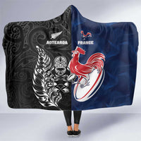 France And New Zealand Rugby Hooded Blanket Les Bleus Rooster With Maori Tiki LT05 One Size Black - Polynesian Pride