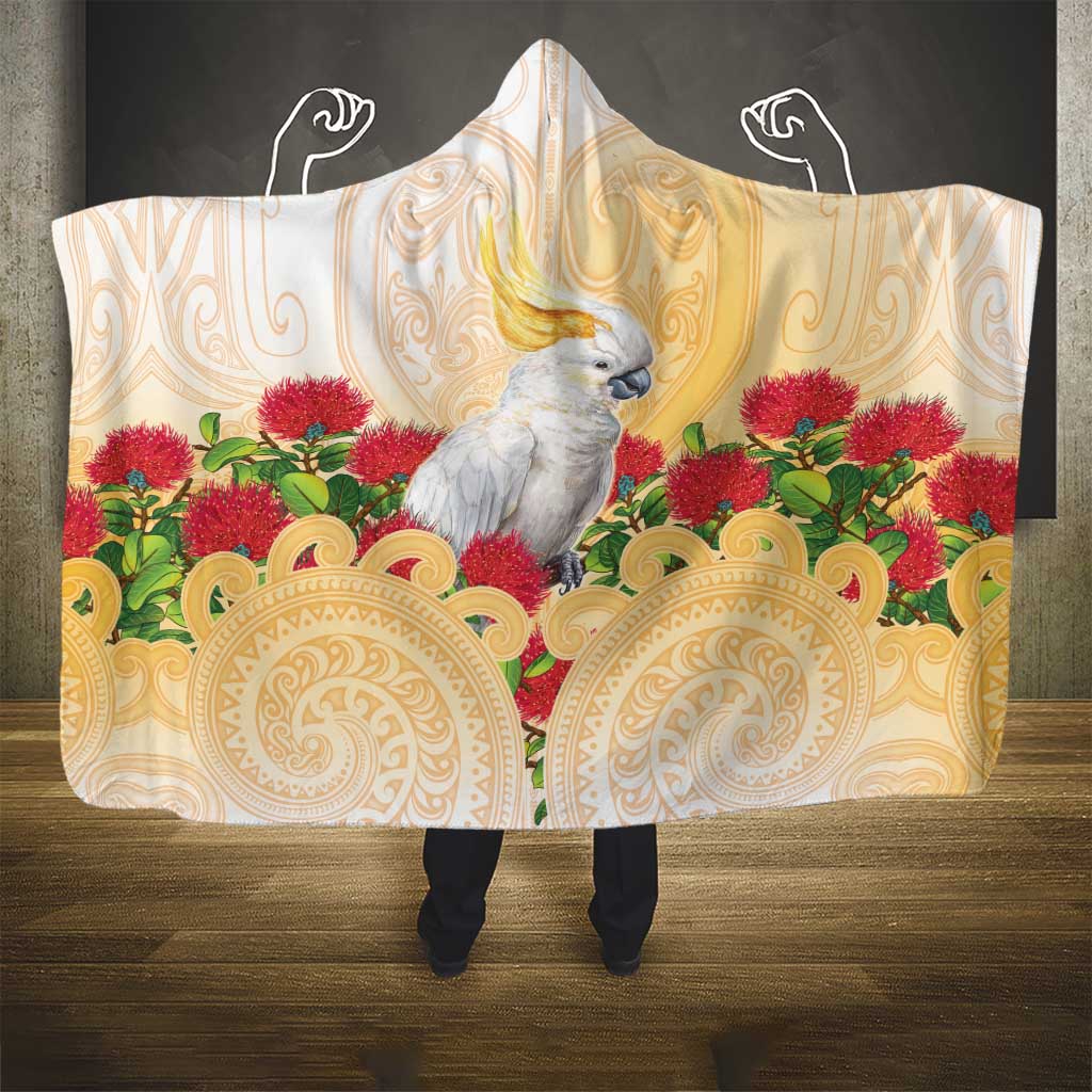 New Zealand Aotearoa Cockatoo Hooded Blanket Maori Pattern With Pohutukawa Flowers LT05 - Polynesian Pride