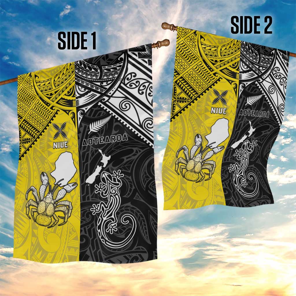New Zealand Maori And Niue Hiapo Garden Flag Lizard And Coconut Crab Together LT05 - Polynesian Pride