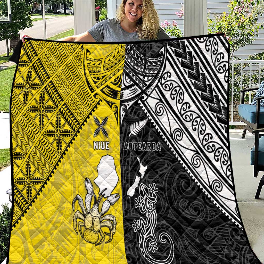 New Zealand Maori And Niue Hiapo Quilt Lizard And Coconut Crab Together LT05 Yellow - Polynesian Pride
