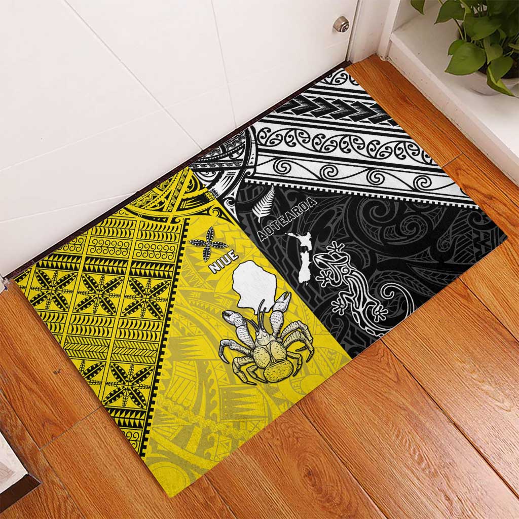 New Zealand Maori And Niue Hiapo Rubber Doormat Lizard And Coconut Crab Together LT05 - Polynesian Pride