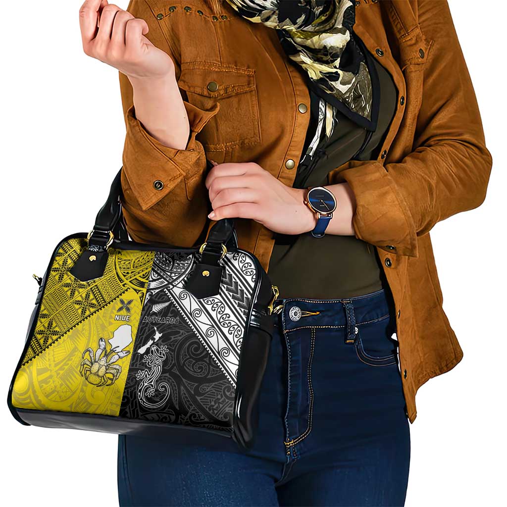 New Zealand Maori And Niue Hiapo Shoulder Handbag Lizard And Coconut Crab Together LT05 - Polynesian Pride