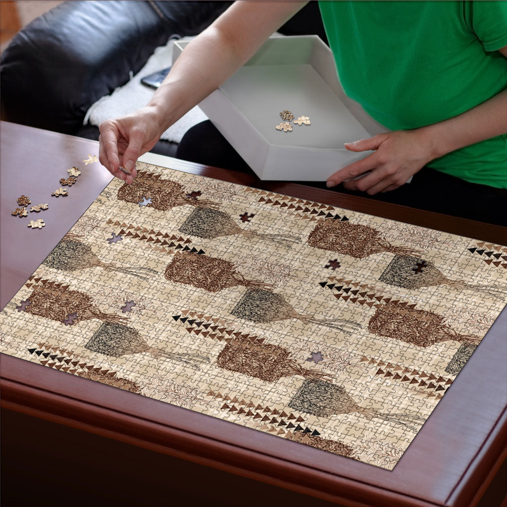 Aloha Hawaii Vintage Kahili Pa'a Lima Puzzle Palaka Print Cozy Beige