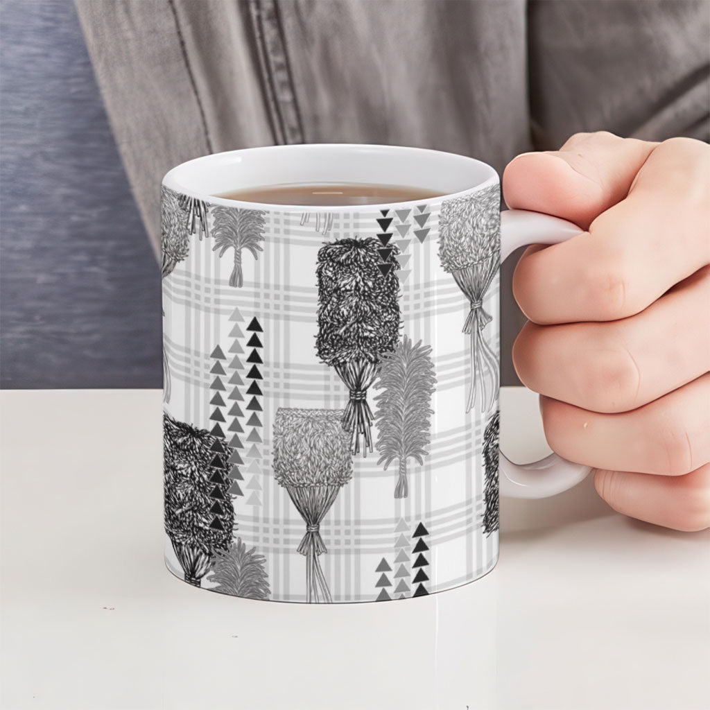 Aloha Hawaii Vintage Kahili Pa'a Lima Ceramic Mug Palaka Print Hinahina