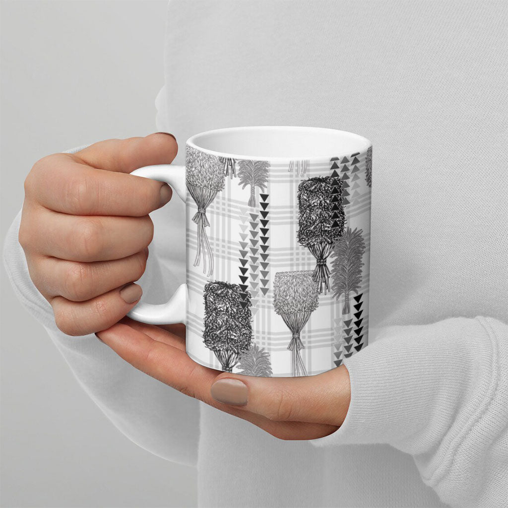 Aloha Hawaii Vintage Kahili Pa'a Lima Ceramic Mug Palaka Print Hinahina