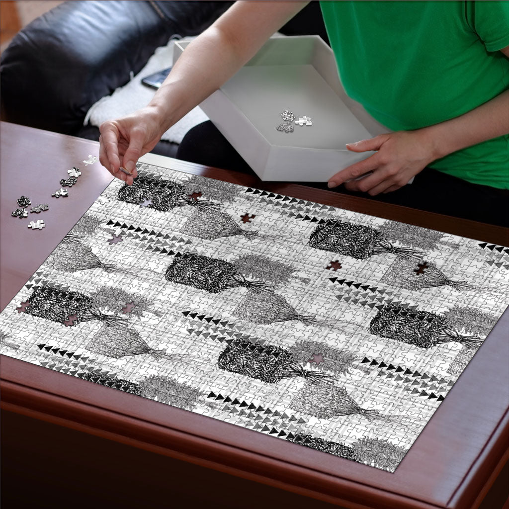 Aloha Hawaii Vintage Kahili Pa'a Lima Puzzle Palaka Print Hinahina