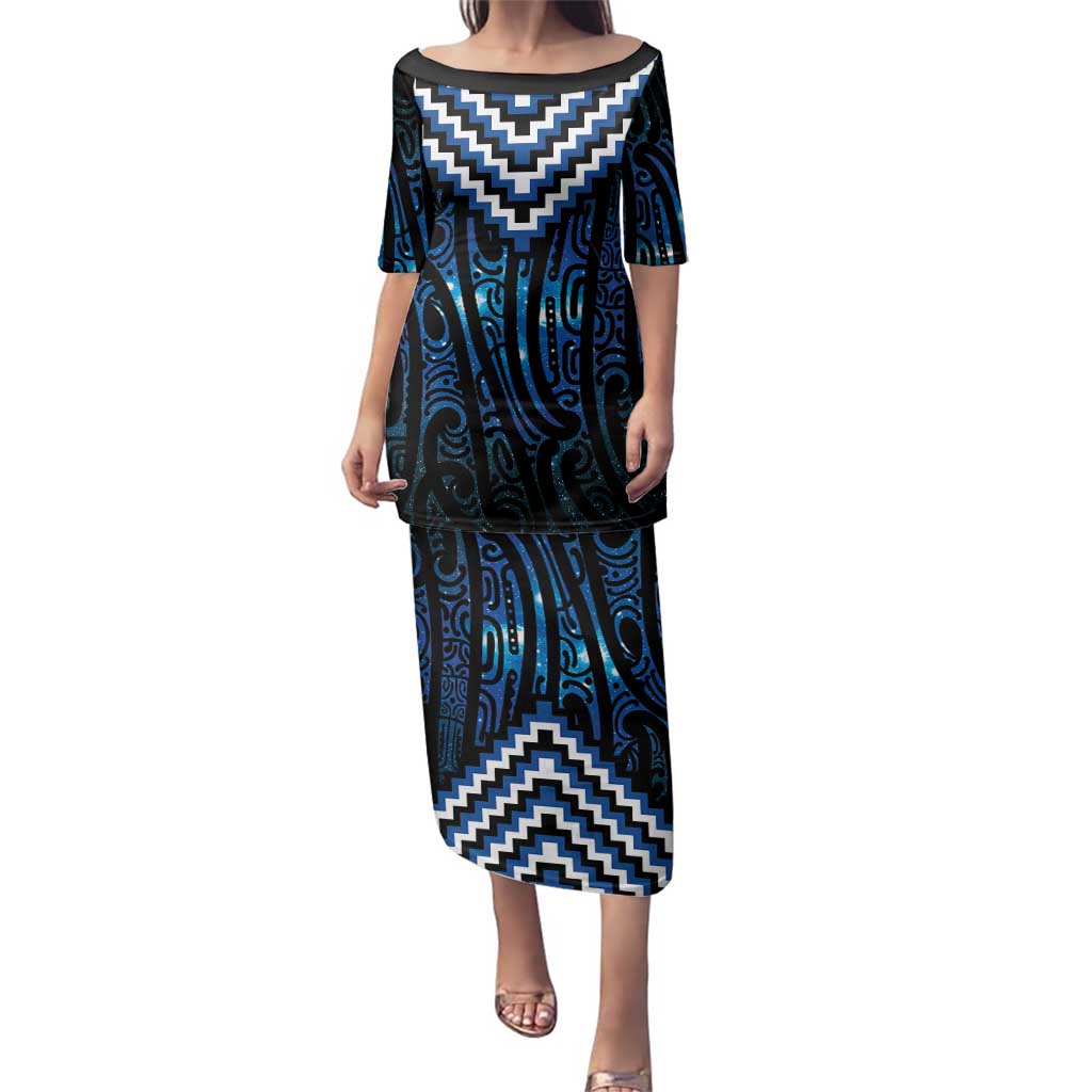 New Zealand Matariki Family Matching Puletasi and Hawaiian Shirt Galaxy Poutama Motifs LT7 Mom's Dress Blue - Polynesian Pride
