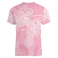 Aotearoa Maori Koru Curves Women V-Neck T-Shirt Silver Ferns - Rose Pink
