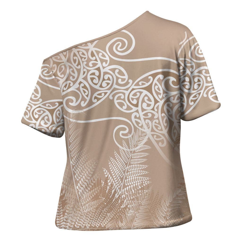 Aotearoa Maori Koru Curves Cross Shoulder Shirt Silver Ferns - Mocha