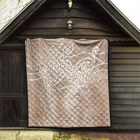Aotearoa Maori Koru Curves Quilt Silver Ferns - Mocha