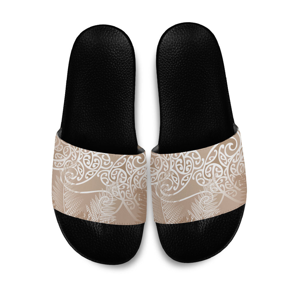 Aotearoa Maori Koru Curves Slide Sandals Silver Ferns - Mocha