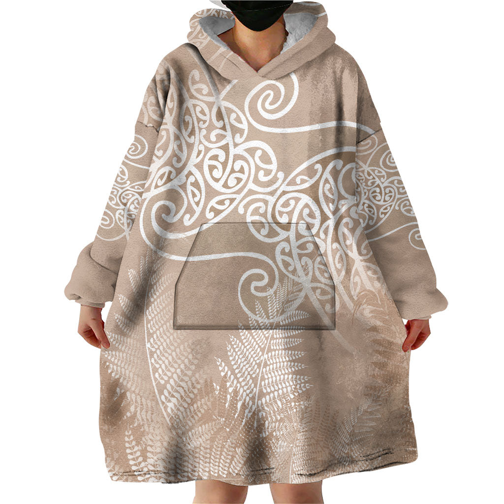 Aotearoa Maori Koru Curves Wearable Blanket Hoodie Silver Ferns - Mocha LT7 - Polynesian Pride