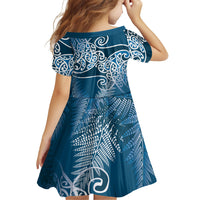 Aotearoa Maori Koru Curves Family Matching Off Shoulder Short Dress and Hawaiian Shirt Silver Ferns - Navy Blue LT7 - Polynesian Pride
