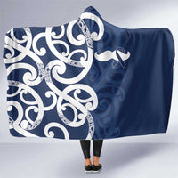 New Zealand Maori Mo Bros Hooded Blanket Blue Ribbon With Koru Kowhaiwhai LT7 One Size Blue - Polynesian Pride