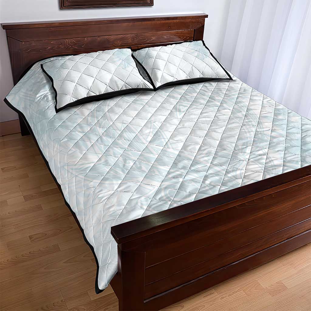Polynesia Quilt Bed Set Sharks Duo Tropical Off White