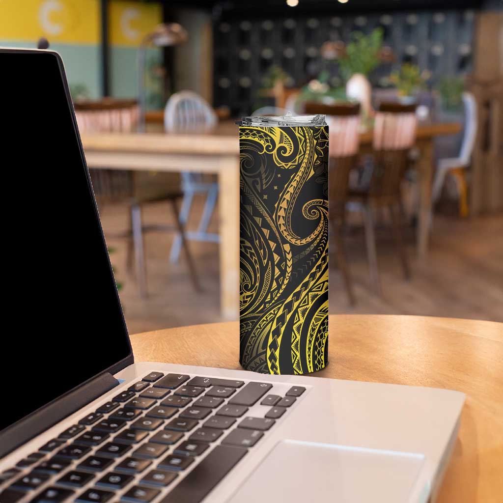 Polynesia Plumeria Lei Skinny Tumbler Black Gold Curves Motif